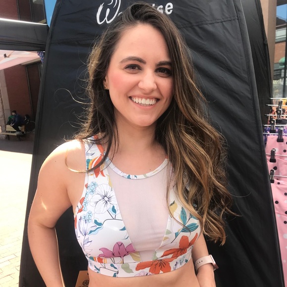 Meet your Posher, Melissa - Picture 1 of 3